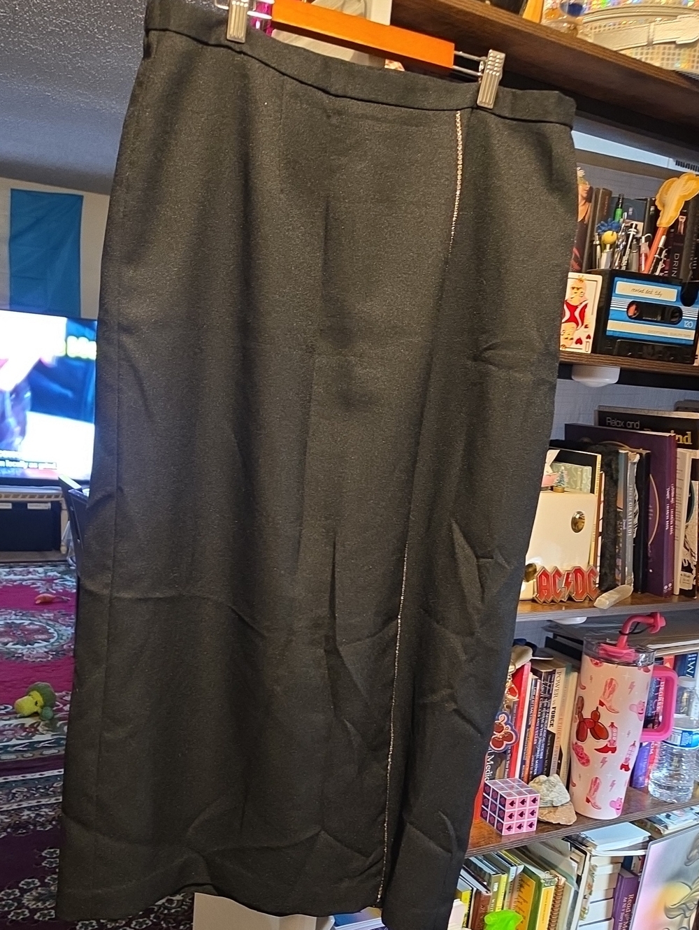 Classic Black Midi Pencil Skirt